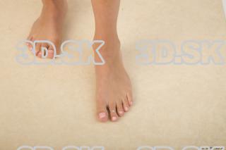 Foot of nude Leah 0004